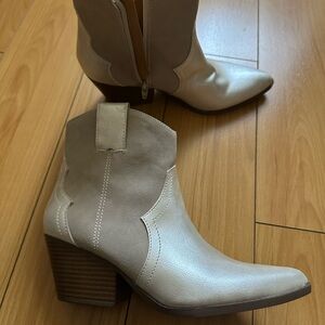New Indigo Cream Ankle Booties